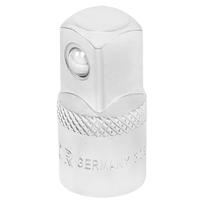 Matador Bit-Adapter - ⅜″ Innenvierkant - ½″ Außenvierkant - Bild eines verchromten Stecknussadapters mit Kugel, der Robustheit und Präzision für Werkzeuganwendungen vereint.