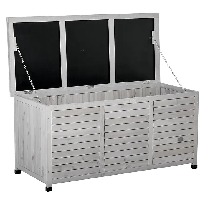 Furnicato Garten-Aufbewahrungsbox - Grau, Holz - Hellgraue Holz-Outdoor-Aufbewahrungsbox mit offenem Deckel und schwarzem Innenfutter, mit Ketten offen gehalten.