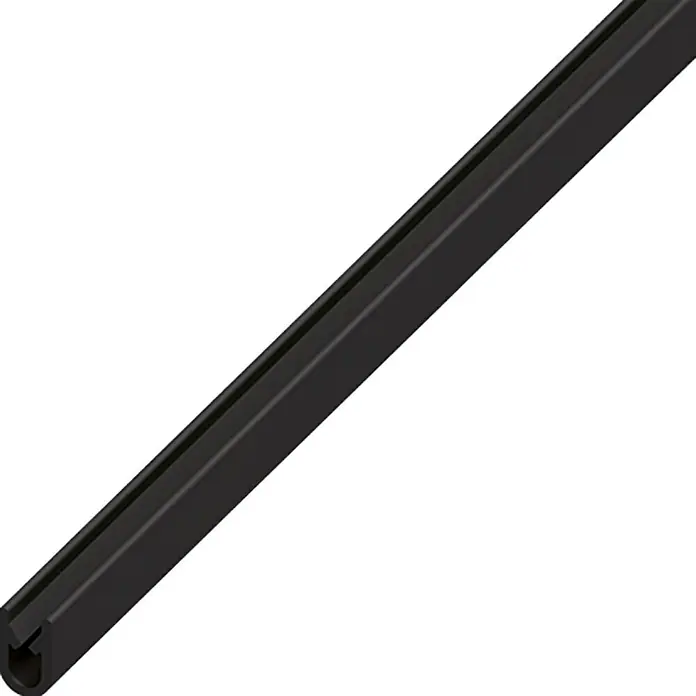Kantoflex Kantenschutz Dichtung - Schwarz, 2.500 x 17 x 10,5 mm - Ein schwarzer, länglicher Kabelkanal mit einer Nut in der Mitte und einem U-förmigen Profil.