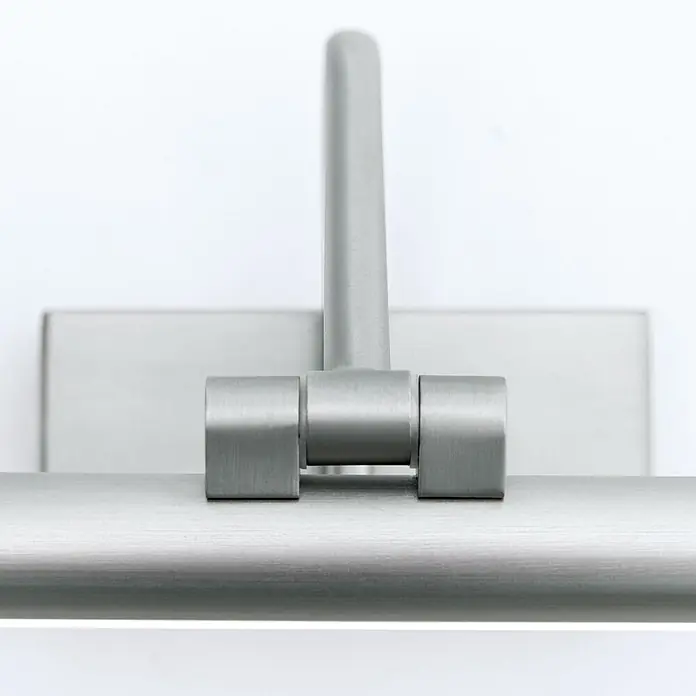 Orion Leuchten Wandleuchte - 12 W, L x B x H: 19 x 60 x 10 cm - Gebürstete Metall-Bilderleuchte mit zylindrischem Arm und horizontalem Leuchtbalken, inklusive verstellbarem Gelenk.