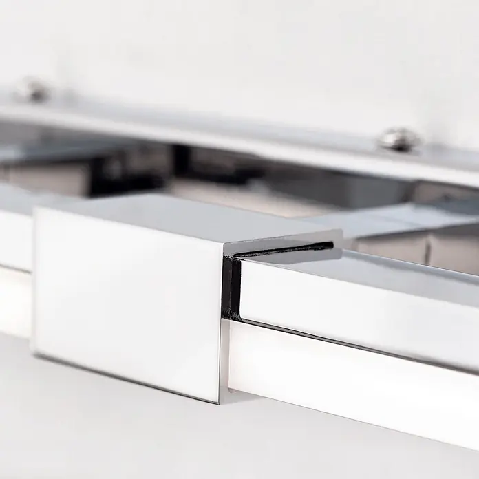 Orion Leuchten Wandleuchte - 17 W, L x B x H: 8 x 75 x 5 cm - Glänzendes verchromtes Metallprofil, verbunden durch einen quadratischen Block, Teil eines modularen Systems.
