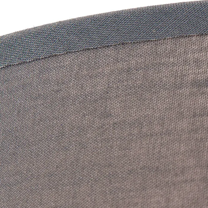 Orion Leuchten Wandleuchte - 9 W, L x B x H: 10 x 18 x 22 cm, E14 - Nahaufnahme eines grau-blauen Webstoffs mit sichtbarer Textur und einer gefalteten Kante.