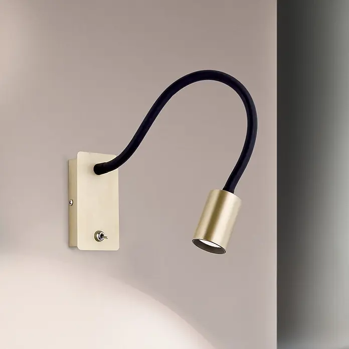 Orion Leuchten Wandleuchte - 5 W, L x B x H: 46 x 6 x 12 cm - Wandmontierte Leselampe mit flexiblem schwarzem Arm, messingfarbenem Kopf und heller rechteckiger Basis mit Kippschalter.