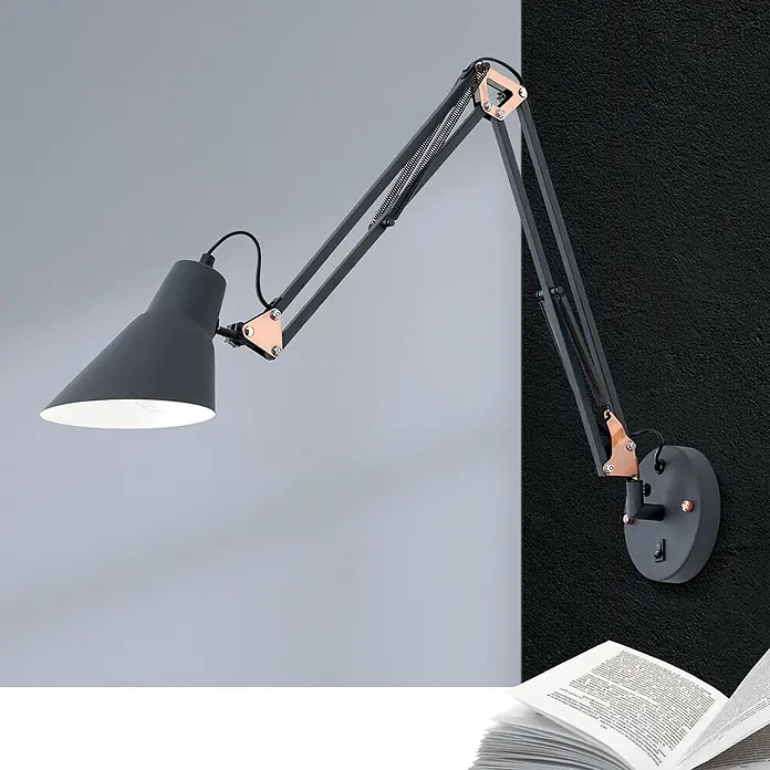 Orion Leuchten Wandleuchte - 40 W, L x B x H: 58 x 64 x 13,5 cm, E27 - Dunkelgraue, wandmontierte Schreibtischlampe mit Kupferakzenten und verstellbarem Federarm, die ein offenes Buch beleuchtet.