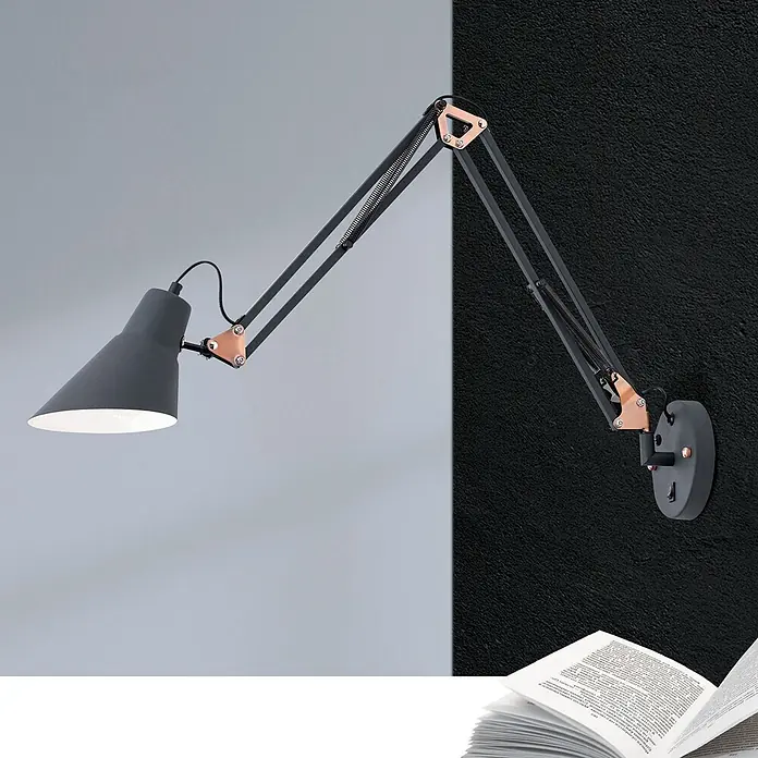 Orion Leuchten Wandleuchte - 40 W, L x B x H: 58 x 64 x 13,5 cm, E27 - Dunkelgraue, verstellbare Wandleuchte mit Kupferakzenten, beleuchtet ein Buch auf einem Tisch darunter.