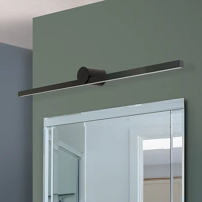Orion Leuchten Wandleuchte - 24 W, L x B x H: 10 x 101 x 7,6 cm - Elegante schwarze, lineare LED-Spiegelleuchte, horizontal über einem Spiegel montiert.