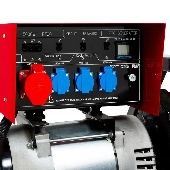 EBERTH Stromerzeuger Zapfwellengenerator 18,75 kVA, 15 kW, AVR, 230/400 V, 3-Punkt -  - Rot-schwarzes Zapfwellengenerator-Bedienfeld mit mehreren Steckdosen, Sicherungen, Digitalanzeige und Erdungsklemme.