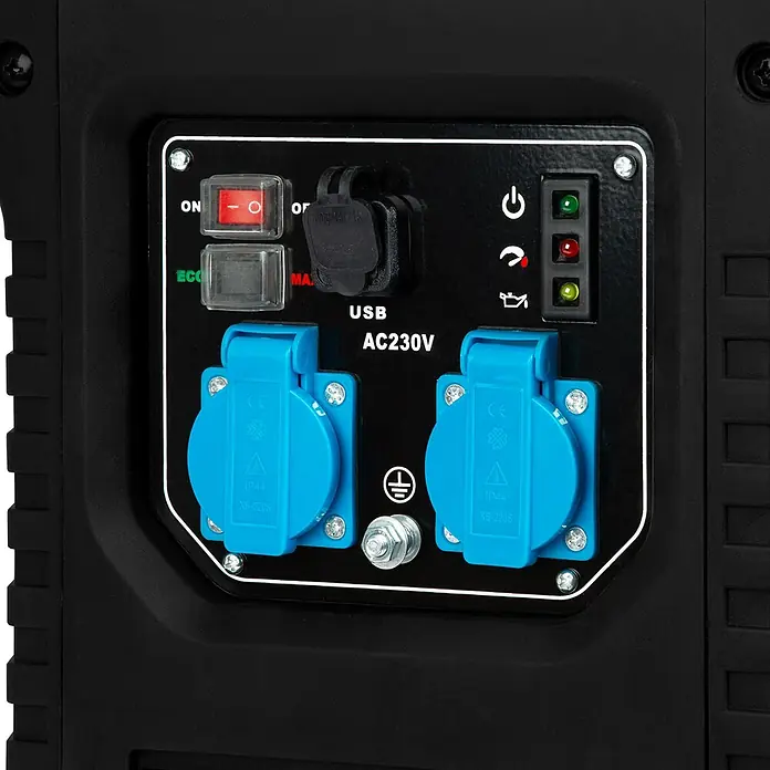 EBERTH Stromerzeuger Inverter 2000 W, 3 PS, 230 V, ECO-Modus, USB - Tankvolumen: 4 l - Schwarzes Generator-Bedienfeld mit rotem Ein-/Ausschalter, USB, zwei blauen AC230V-Steckdosen, Erdungsschraube und Kontrollleuchten.