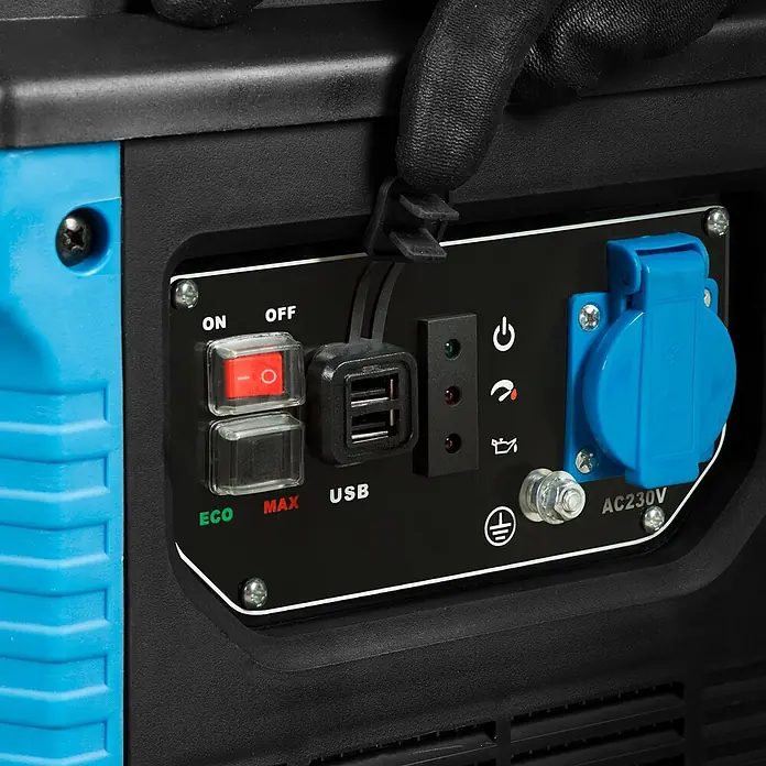 EBERTH Stromerzeuger Inverter 1000 W, 2 PS, 230 V, ECO-Modus, USB - Tankvolumen: 4 l - Nahaufnahme eines Generator-Bedienfelds mit Schaltern, USB-Anschlüssen, AC230V-Steckdose und Anzeigen.