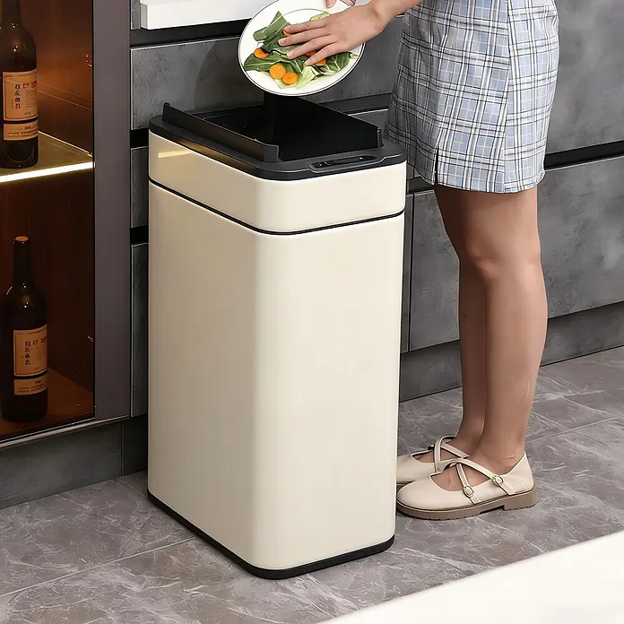 SVITA Sensormülleimer SE60L 60l Automatik rechteckig Stahl Taupe -  - Langer, schlanker, cremefarbener automatischer Mülleimer in der Küche, in den Essensreste entsorgt werden. Sein Sensor-Deckel öffnet sich.