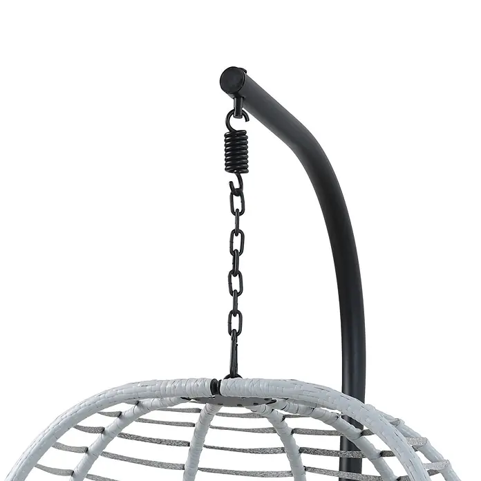 SVITA Hängesessel BELLY - L x B x H: 100 x 90 x 200 cm, Metall, Grau - Nahaufnahme eines grauen Hängesessels, aufgehängt an einem schwarzen Metallgestell, Feder und Kette.