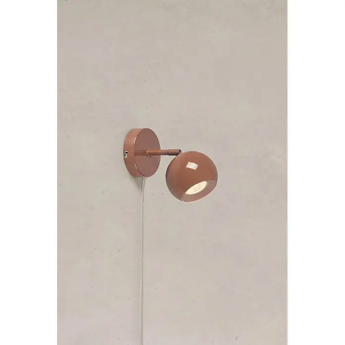 Markslöjd Wandleuchte - L x B x H: 18,5 x 10 x 14 cm, Braun, GU10 - Terrakottafarbene Wandleuchte mit verstellbarem, kugelförmigem Kopf und sichtbarem Netzkabel.