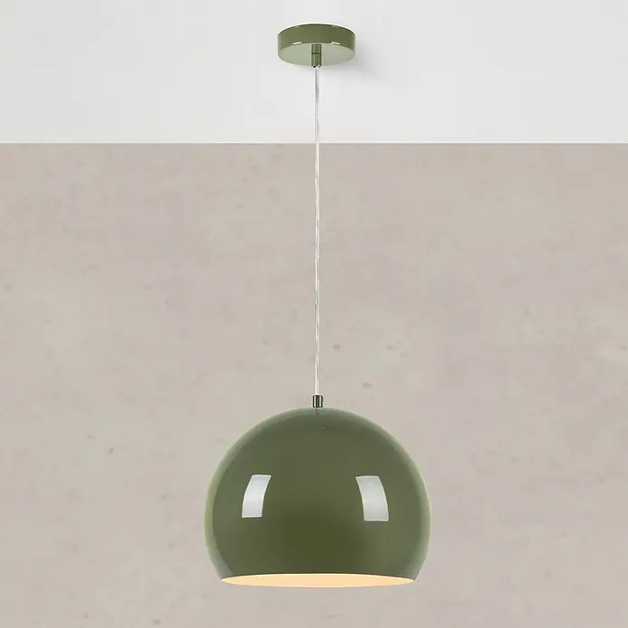 Markslöjd Pendelleuchte rund - Ø x H: 20 x 23 cm, Grün, GU10 - Glänzende, olivgrüne Hängeleuchte in Kuppelform von der Decke abgehängt.