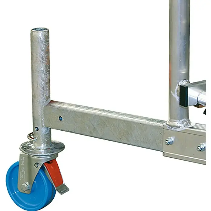 Krause ClimTec Juego de ruedas - Diámetro: 125 mm, 4 ud. - Primer plano de una pata de andamio con rueda azul y freno rojo. Es un componente robusto y móvil para trabajar con seguridad en altura.