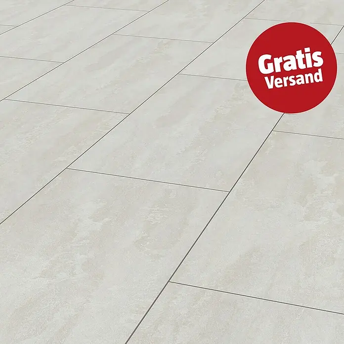 LOGOCLIC Ceramico Laminat - Bright Powder, 638 x 330 x 8 mm - Helle beige strukturierte Bodenfliesen mit dunklen Fugen, versehen mit einem roten "Gratis Versand" Abzeichen.