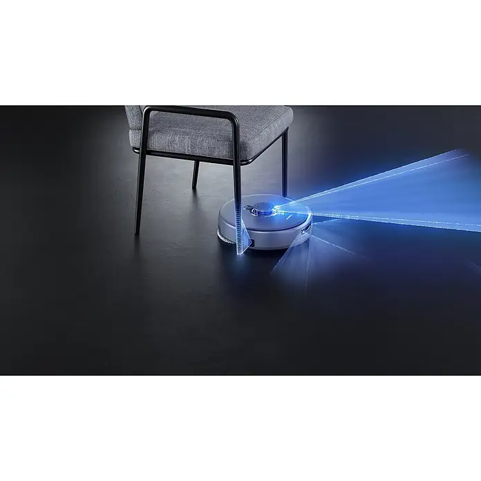 Narwal Saugwischroboter Freo Z ultra - Saugkraft: 12.000 Pa - Silberner Saugroboter scannt Boden und Stuhlbeine mit blauen Laserstrahlen zur Navigation.