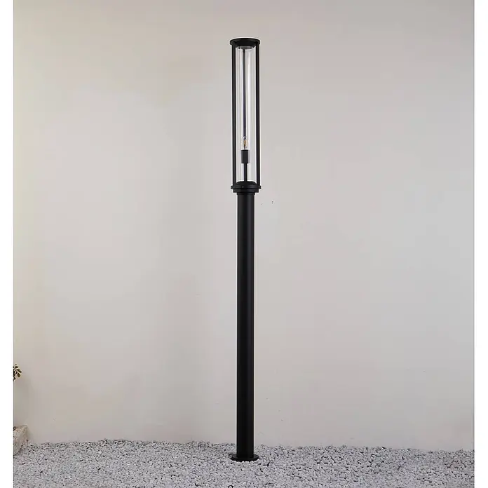 Lucande Außenlaterne Alivaro -  - Hohe schwarze Außenstandleuchte mit zylindrischem Klarglas und sichtbarer Glühbirne.