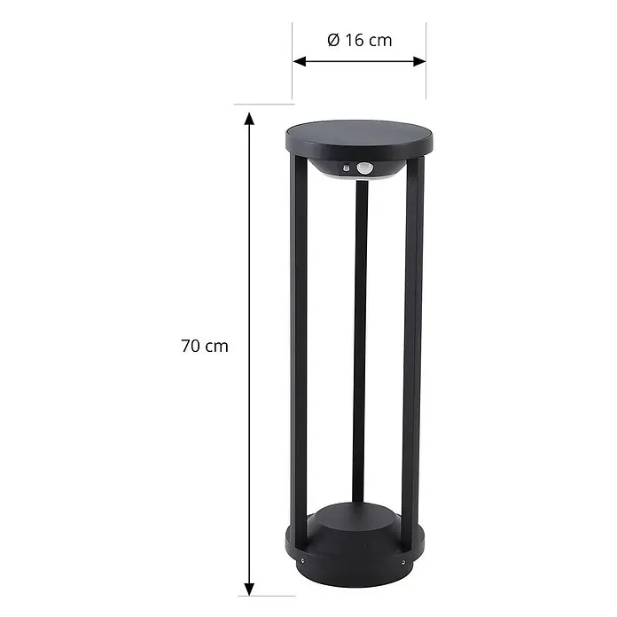 Lucande Außenlaterne Nilea -  - Schwarze moderne Außenleuchte mit integriertem Licht und Bewegungssensor, 70 cm hoch, 16 cm Durchmesser.