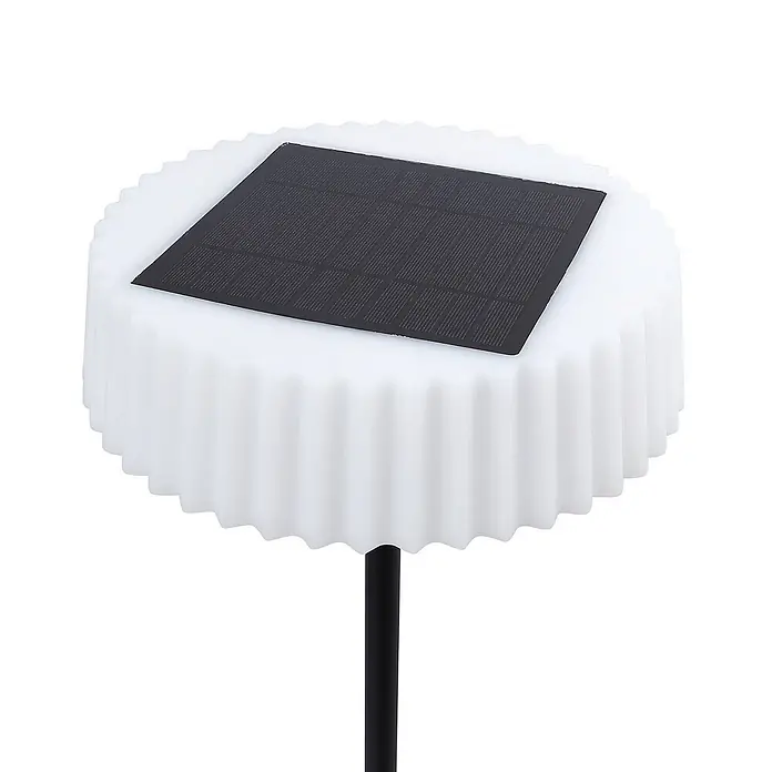 Lindby LED Solar Stehlampe Outdoor in schwarz, weiß, dimmbar Stehleuchte -  - Weißes geripptes Solar-Gartenlicht mit schwarzem Solarpanel auf schwarzem Erdspieß.