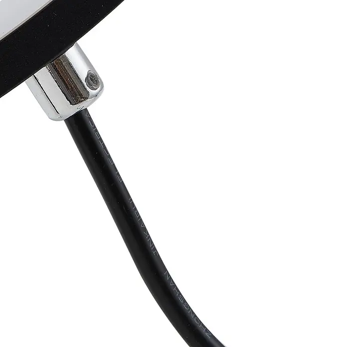 Lindby LED Solar Stehlampe Outdoor in schwarz matt, Stehleuchte Garten -  - Schwarzes Kabel, verbunden mit einer verchromten Armatur mit Schraube.