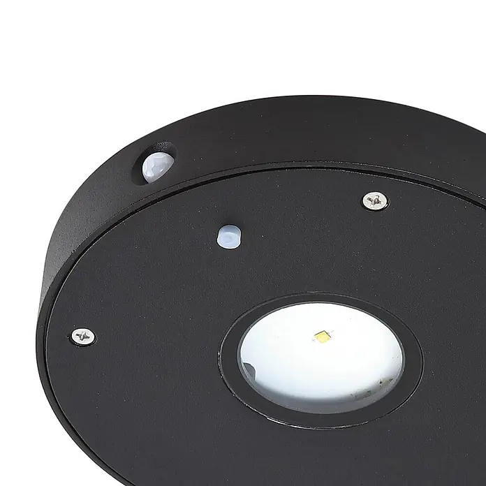 Lucande Außenwandleuchte Tavon - schwarz, schwarz, IP54 - Schwarze runde LED-Außenleuchte mit integriertem Bewegungs- und Lichtsensor, mit Schrauben befestigt.
