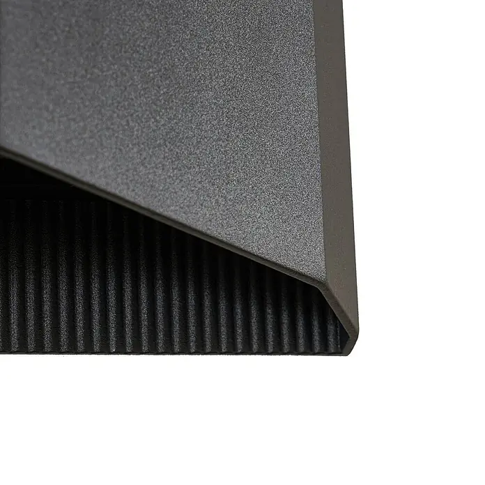 Lindby LED Wandleuchte aussen in schwarz, Aussenlampe Wand -  - Dunkelgraue texturierte Außenleuchte mit gerippter schwarzer Unterseite.