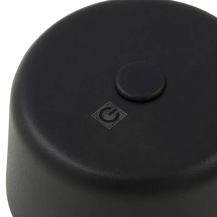 Lindby LED Stehlampe Outdoor in schwarz, dimmbar Stehleuchte Garten -  - Schwarzes, texturiertes zylindrisches Gerät mit einem runden Knopf und einem Ein-/Aus-Symbolaufkleber.