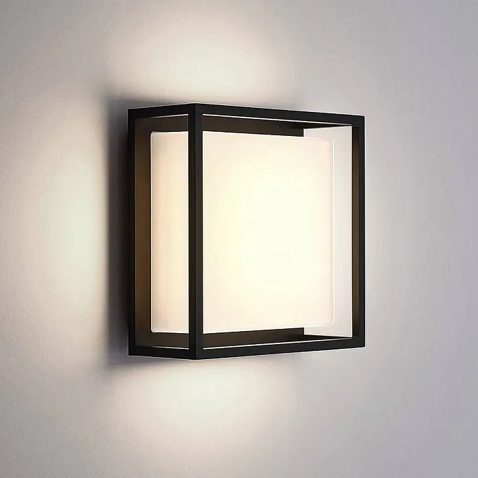 Lucande Außenwandleuchte Ilirian - schwarz, IP54 - Schwarze quadratische Wandleuchte mit leuchtendem weißen Diffusor.