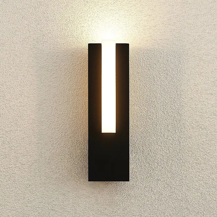 Lucande LED Wandleuchte aussen in anthrazit, weiß, Aussenlampe Wand -  - Schwarze rechteckige Wandleuchte mit zentralem vertikalen Leuchtstreifen.