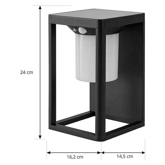 Lucande Außenwandleuchte Tilena - schwarz, IP54 - Schwarze Außenwandleuchte mit weißem Diffusor und Bewegungssensor. Maße: 24x16,2x14,5 cm.