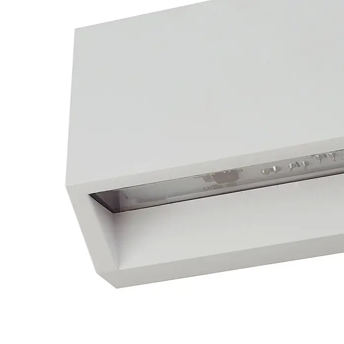 Lindby LED Wandleuchte aussen in weiß, Aussenlampe Wand -  - Weiße rechteckige LED-Wandleuchte mit sichtbarer Lichtleiste.