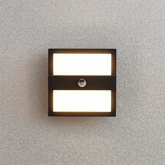 Lucande LED Wandleuchte aussen in anthrazit, weiß, mit Bewegungsmelder, -  - Dunkle rechteckige LED-Außenwandleuchte mit zwei Lichtfeldern und Bewegungsmelder.