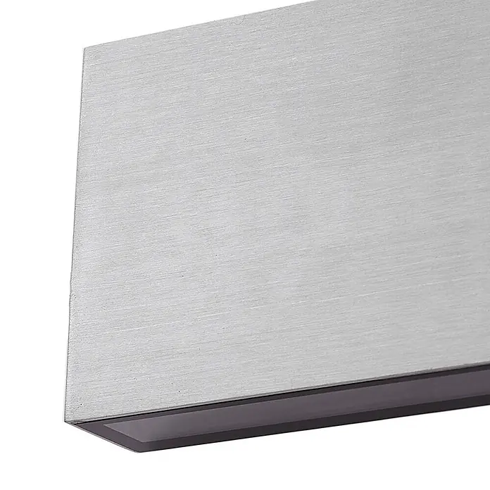Lindby Außenwandleuchte Jarte - chrom / silber, IP54 - Rechteckige, gebürstete silberne Metall-Leuchte mit dunkler Innenkante.
