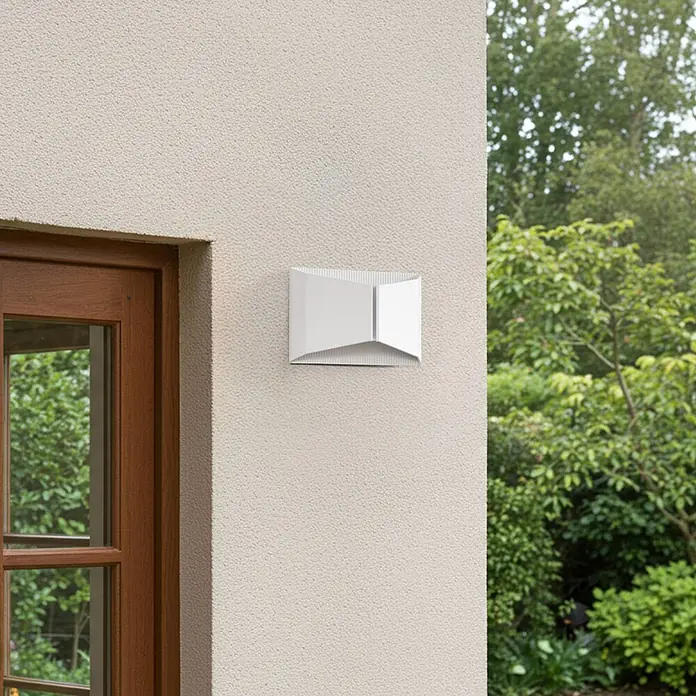 Lindby Außenwandleuchte Anlira - weiß / opal, IP65