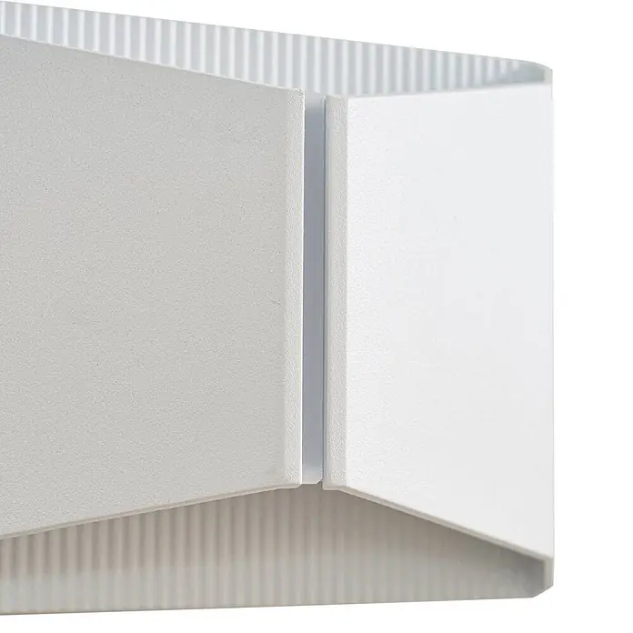 Lindby Außenwandleuchte Anlira - weiß / opal, IP65