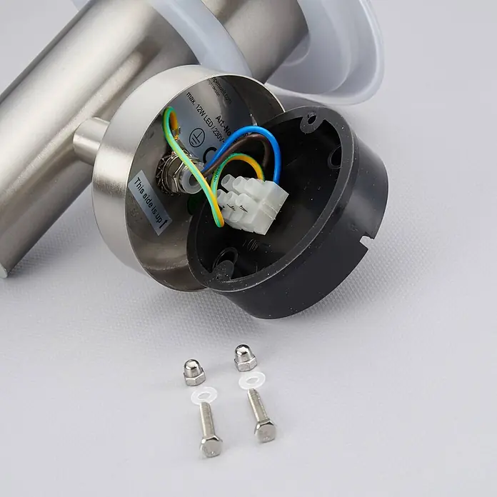 Lindby Außenwandleuchte Lillie - alu / grau / zink, alu / grau / zink, IP44 - Demontierte LED-Wandleuchte aus gebürstetem Edelstahl mit Innenverkabelung, schwarzer Montagebasis und Schrauben mit Muttern.
