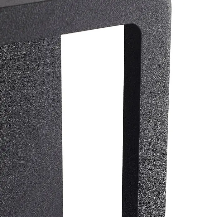 Lucande LED Wandleuchte aussen in schwarz matt, transparent, Aussenlampe -  - Dunkelgraues, grob strukturiertes Bauteil mit rechteckigem Ausschnitt, Tiefe zeigend.