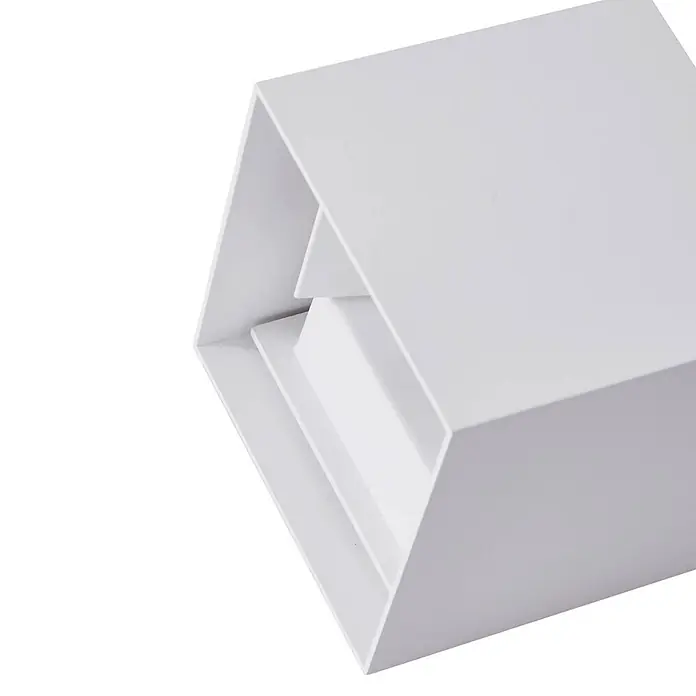 Lindby LED Wandleuchte aussen in weiß, up down Aussenlampe Wand -  - Eine weiße, quaderförmige LED-Wandleuchte mit eckigem Innendiffusor für gerichtetes Licht.