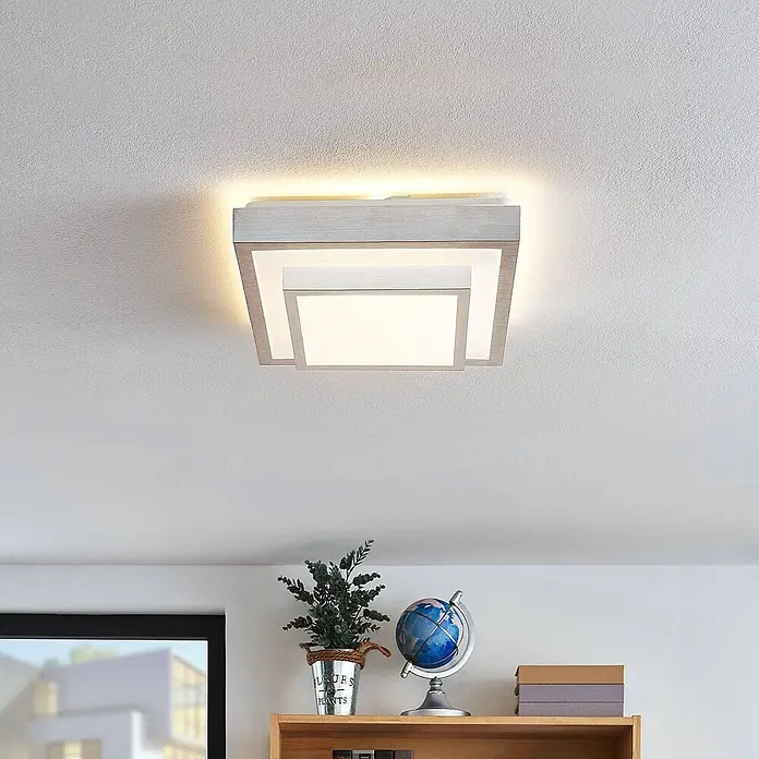Lindby LED Deckenlampe modern, LED Deckenleuchte Wohnzimmer, Küchenlampe -  - Moderne quadratische LED-Deckenleuchte mit mehrschichtigem Holzrahmen-Look, an der Decke montiert, die warmes Licht abgibt.