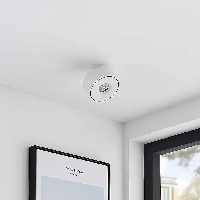 Arcchio LED Deckenlampe in weiß, Deckenleuchte rund -  - Weißer, schwenkbarer Aufbaustrahler mit silbernem Innenleben und schwarzem Akzentring.