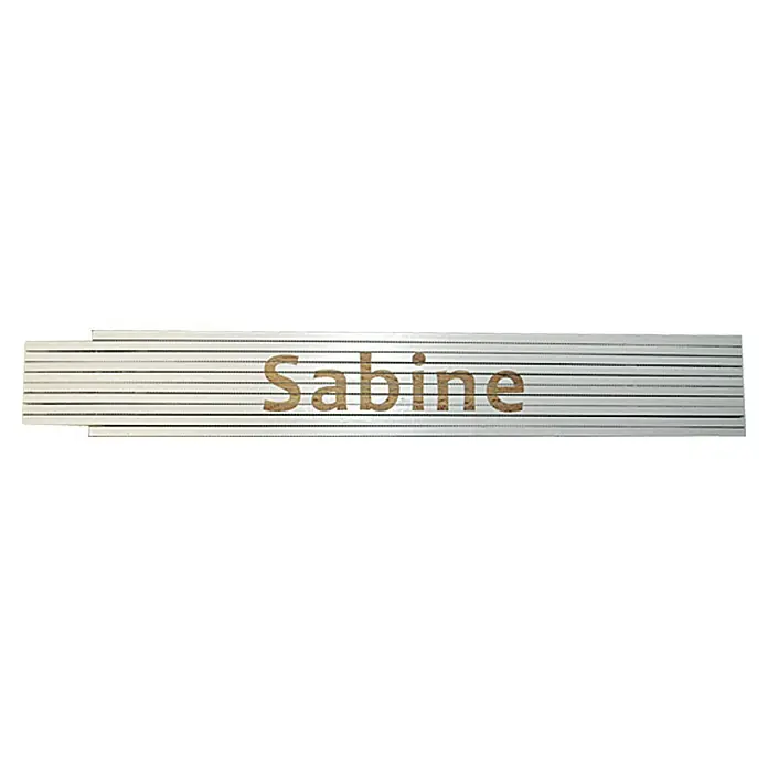 Zollstock - Aufdruck: Sabine, 2 m - Das Bild zeigt einen Zollstock mit dem Namen "Sabine" darauf. Ein praktisches Werkzeug, personalisiert für den täglichen Gebrauch, ideal zum Messen und Markieren.