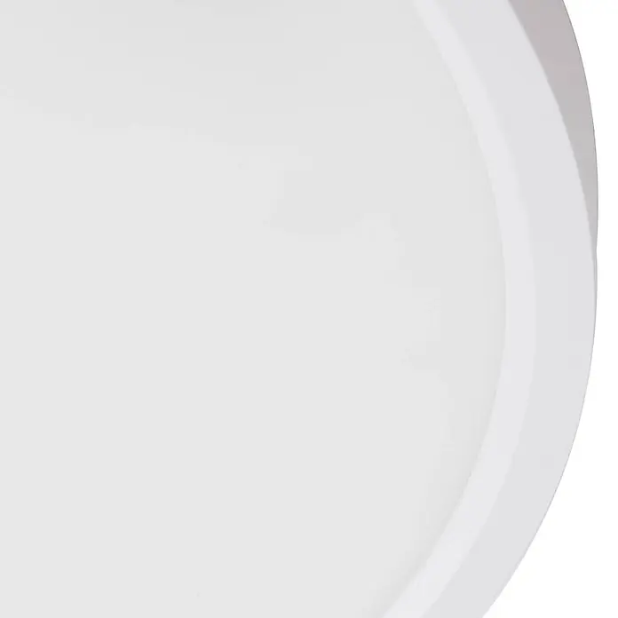 Lindby LED Deckenlampe Smart Home in weiß, dimmbar Deckenleuchte rund -  - Nahaufnahme eines glatten weißen Tellers mit breitem, gewölbtem Rand.