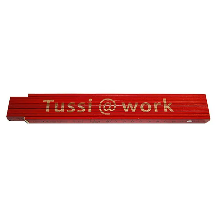 Zollstock - Aufdruck: Tussi @ work, 2 m - Rote Gliedermaßstab mit der Aufschrift "Tussi @ work" für genaue Messungen bei Bauprojekten.