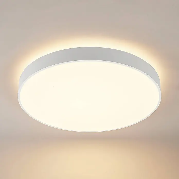 Arcchio LED Deckenlampe in weiß, Deckenleuchte rund -  - Weiße, runde, flache LED-Deckenleuchte mit warmem Lichtschein, die die umgebende Decke beleuchtet.