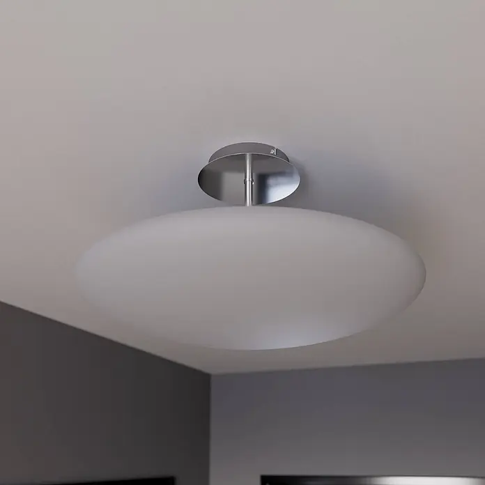 Lindby LED Deckenlampe in weiß, chrom, Deckenleuchte -  - Deckenleuchte mit mattweißem ovalem Diffusor und silberner Montagebasis.