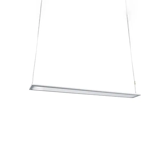 Arcchio LED Pendelleuchte Büro, Uplight und Downlight 2830lm -  - Eine rechteckige, silberne lineare Pendelleuchte, die an dünnen Drähten hängt.