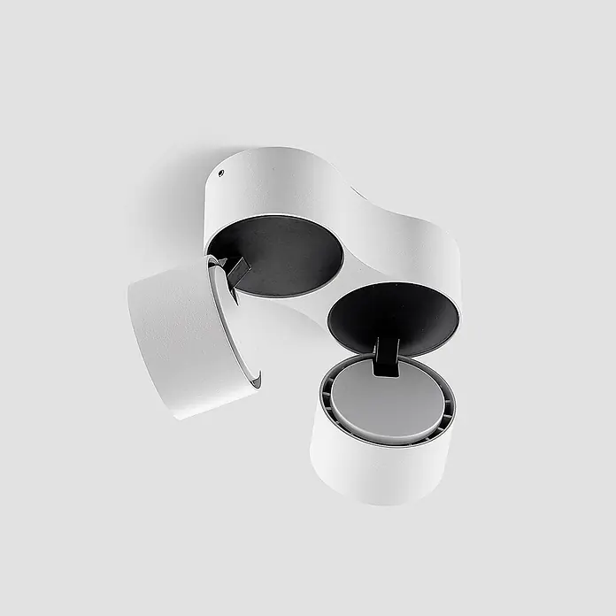 Arcchio LED Deckenlampe, Spotbalken Deckenstrahler 350° drehbar -  - Weißer, mehrfach verstellbarer Deckenstrahler mit zwei schwenkbaren Spots und schwarzen Innenseiten.