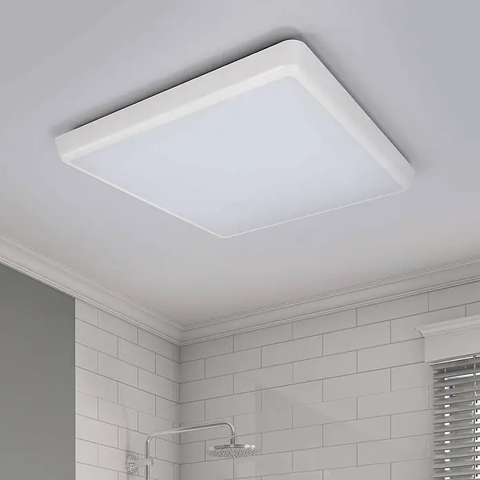 Arcchio LED Deckenlampe in weiß, Deckenleuchte -  - Weiße quadratische LED-Deckenleuchte, bündig in eine moderne Badezimmerdecke eingebaut.