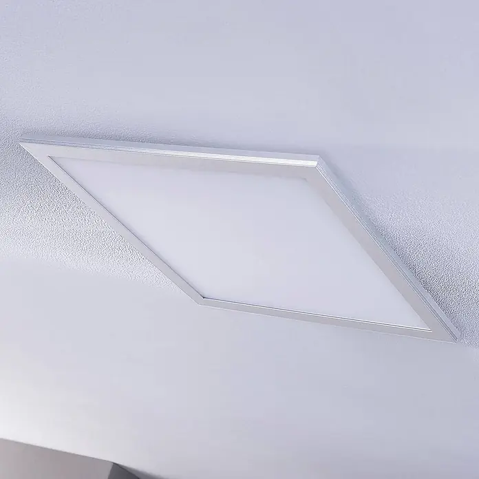 Lindby LED-Panel Livel - alu / grau / zink - Rauteförmige LED-Deckenleuchte mit silbernem Rahmen und weißer Platte, aufputzmontiert.