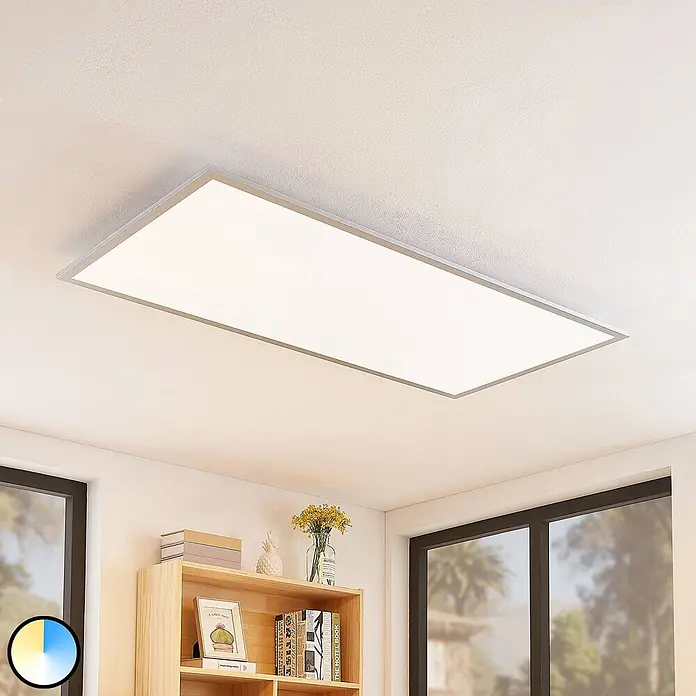 Lindby LED-Panel Zento - alu / grau / zink - Rechteckige LED-Deckenleuchte mit silbernem Rahmen, in modernem Raum installiert.